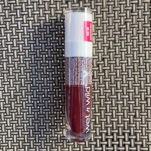 ⚜️Revlon and Wet n Wild Makeup Bundle! - Picture 6 of 6